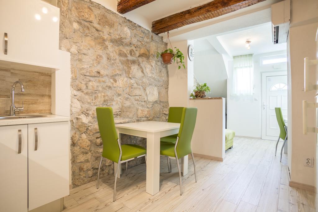 Apartments Sara Хвар Экстерьер фото