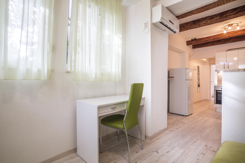 Apartments Sara Хвар Экстерьер фото