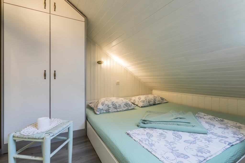 Apartments Sara Хвар Экстерьер фото