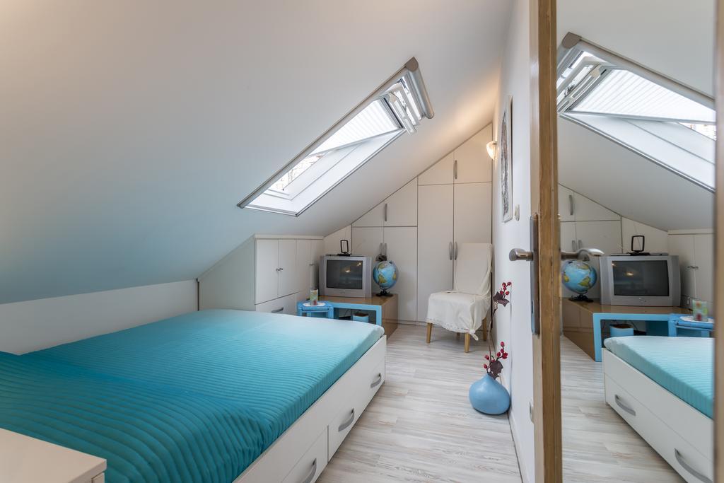 Apartments Sara Хвар Экстерьер фото